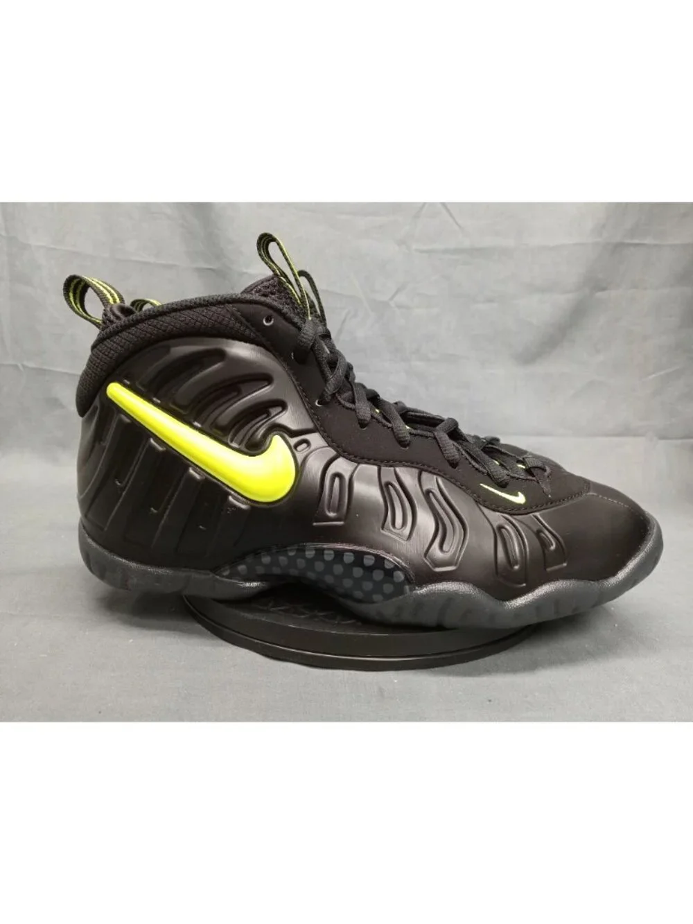 Nike Little Posite Pro (GS) Sneaker Black Voltage Yellow Boys Size 6 NEW IN BOX!